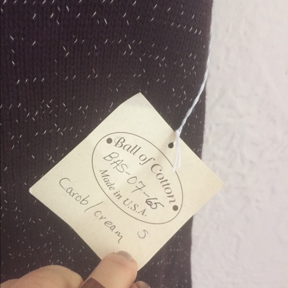 HOST PICK! 🔥 Color of The Year! Ball of Yarn Handknit Tank NWT 🤶 🕎 Gift… - Picture 5 of 9